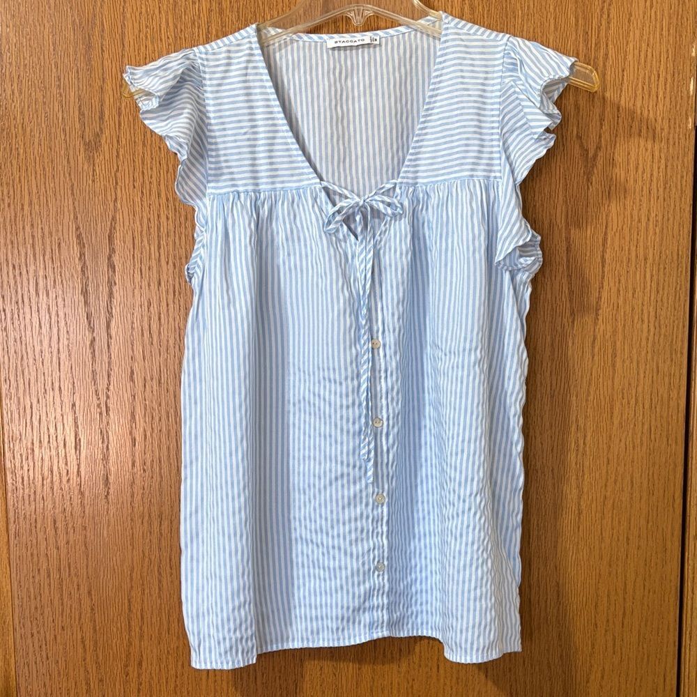 Women's Lightweight Medium Staccato Light Blue Striped Blouse w/ Ruffle Sleeves